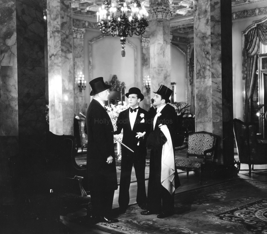 Beverly Wilshire Hotel 1928 Manhattan Cocktail Richard Arlen.jpg